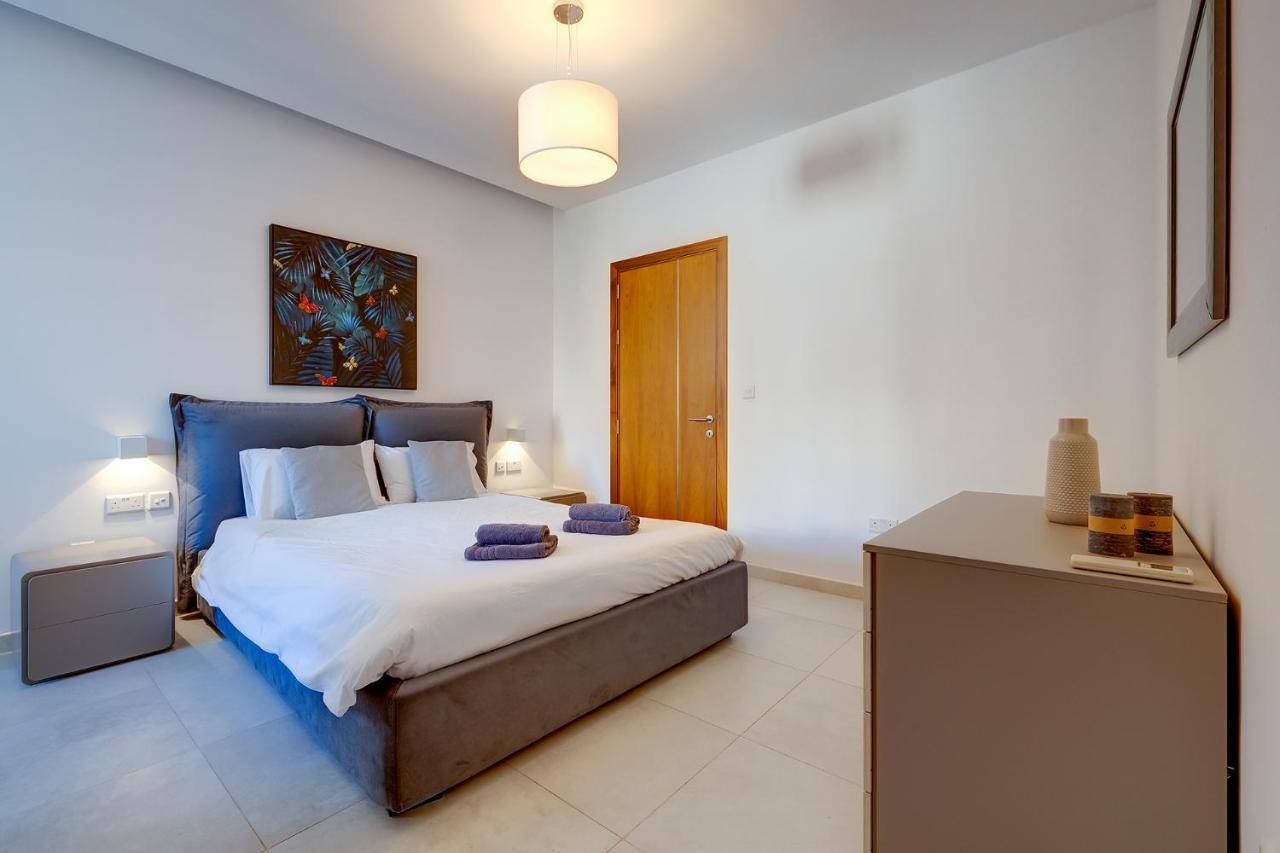 Luxe Apartment With Valletta And Harbour Views Слима Экстерьер фото