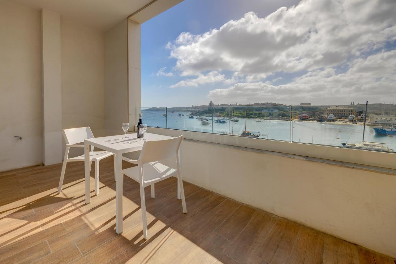 Luxe Apartment With Valletta And Harbour Views Слима Экстерьер фото