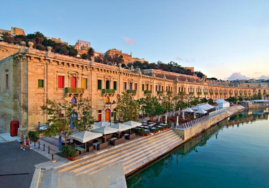 Luxe Apartment With Valletta And Harbour Views Слима Экстерьер фото