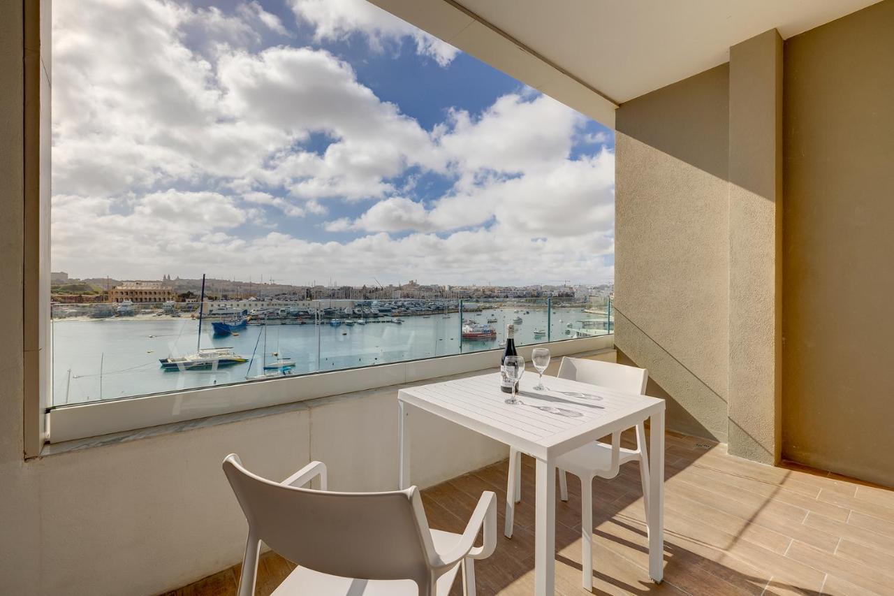 Luxe Apartment With Valletta And Harbour Views Слима Экстерьер фото